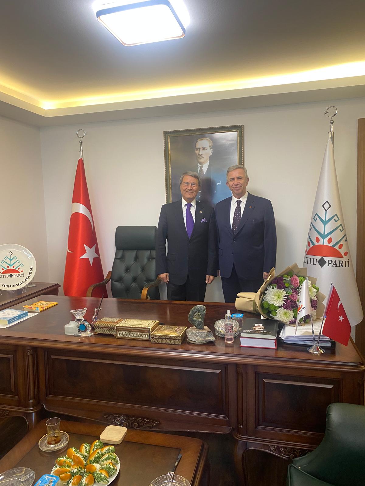 Ankara Büyükşehir Belediye Başkanı Mansur Yavaş Kutlu Parti Genel Başkanı Yusuf Halaçoğlu'nu ziyaret etti 1