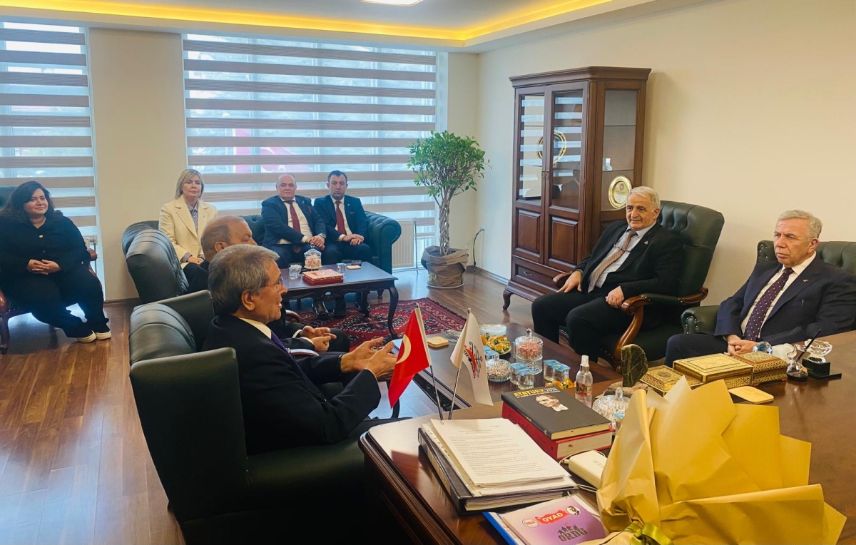 Ankara Büyükşehir Belediye Başkanı Mansur Yavaş Kutlu Parti Genel Başkanı Yusuf Halaçoğlu'nu ziyaret etti 2
