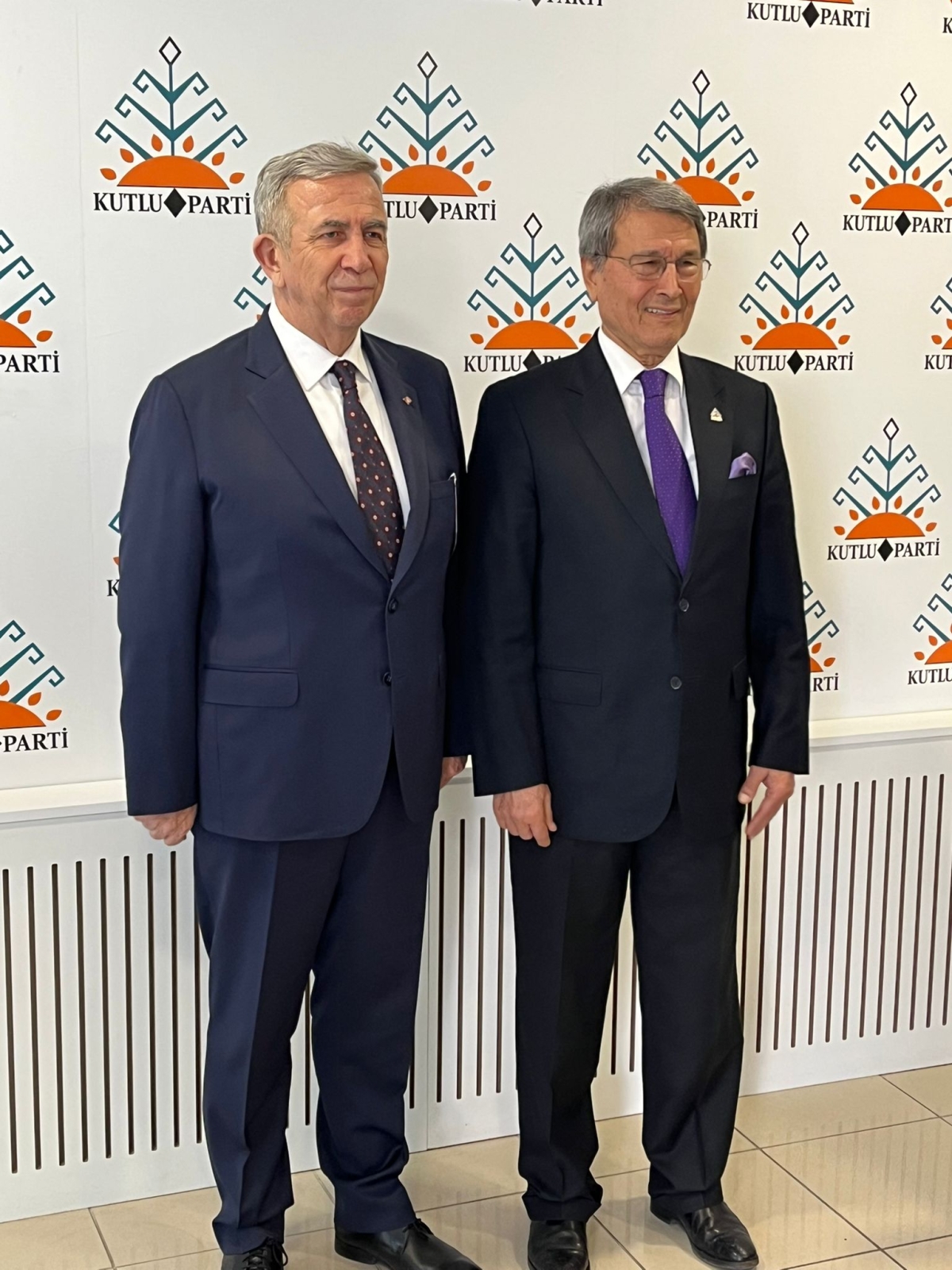 Ankara Büyükşehir Belediye Başkanı Mansur Yavaş Kutlu Parti Genel Başkanı Yusuf Halaçoğlu'nu ziyaret etti 4