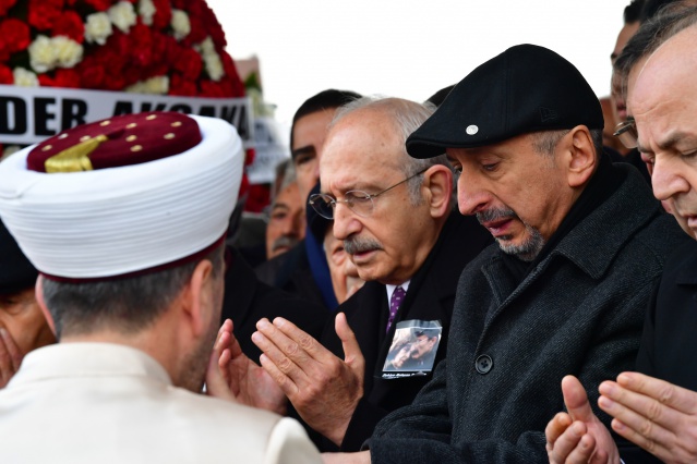 CHP GENEL BAŞKANI KEMAL KILIÇDAROĞLU, RAHŞAN ECEVİT'İ SON YOLCULUĞUNA UĞURLADI 3