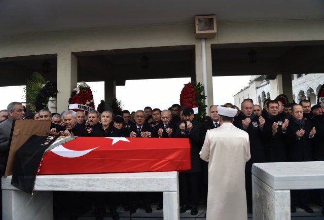 CHP GENEL BAŞKANI KEMAL KILIÇDAROĞLU, RAHŞAN ECEVİT'İ SON YOLCULUĞUNA UĞURLADI 7