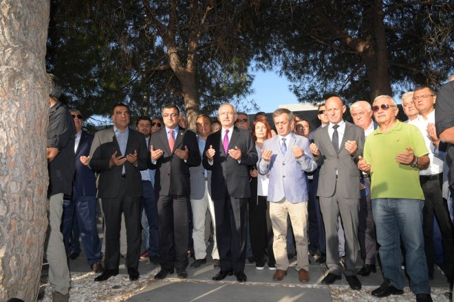 Kılıçdaroğlu Çanakkale Şehitlerini Ziyaret Etti 5