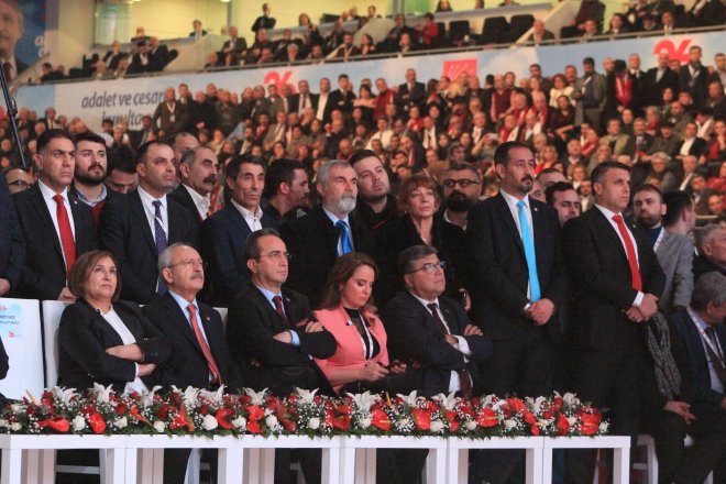 CHP KURULTAYINDAN KARELER 230
