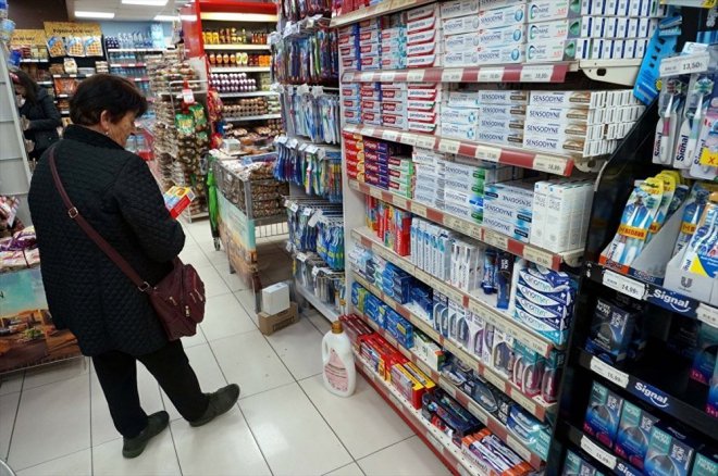 'Yerli üretim' logolu etiketler raflarda 4