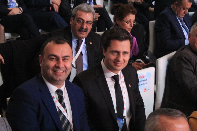 CHP KURULTAYINDAN KARELER 373