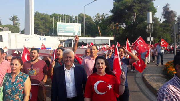 EMIN OZGUN ICIN CENAZE TORENI 3