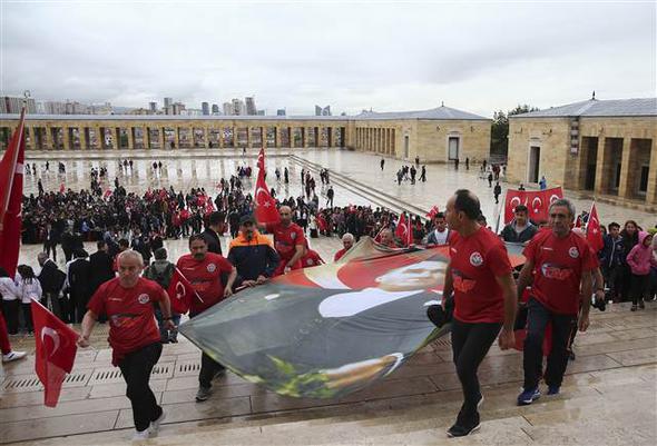 Gençler Anıtkabir'de, Ata'nın huzurunda... 8