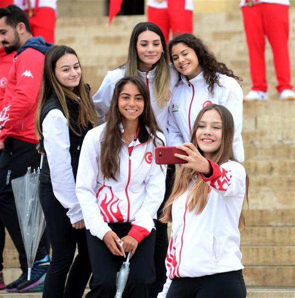 Gençler Anıtkabir'de, Ata'nın huzurunda... 6
