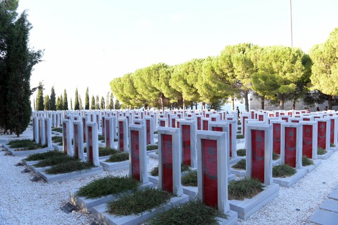 Kılıçdaroğlu Çanakkale Şehitlerini Ziyaret Etti 3