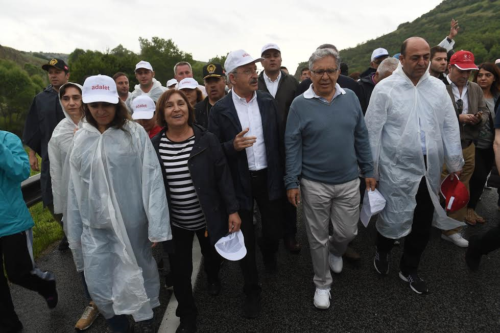 Zülfü Livaneli Adalet Yürüyüşü'nde 5