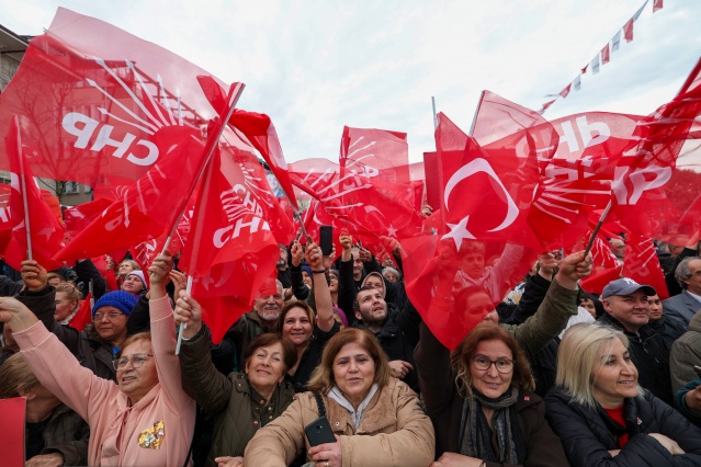 Cumhuriyet Halk Partisi Genel Başkanı Özgür Özel, Giresun’da düzenlenen halk buluşmasında vatandaşlara hitap etti. 7