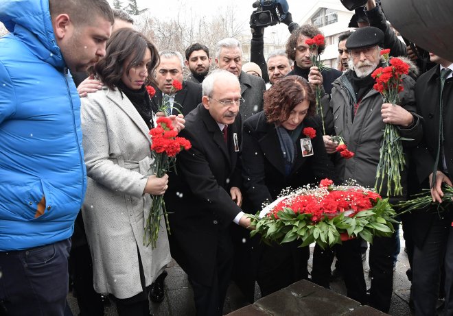 UGUR MUMCU'YU ANMA TORENİ 5