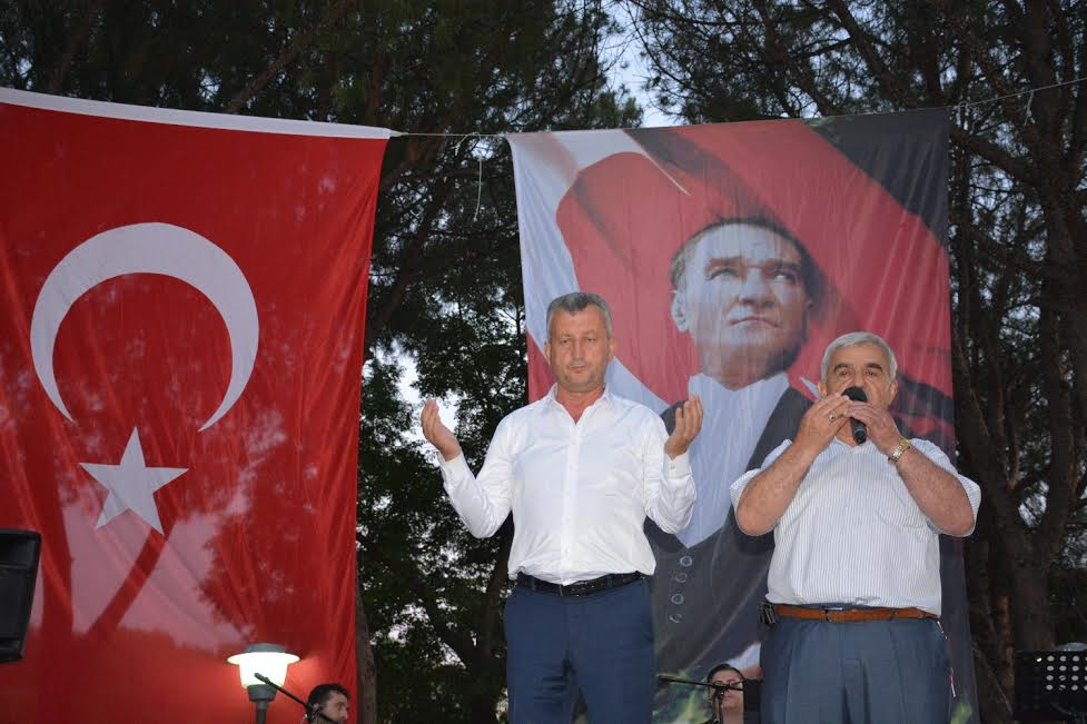 Kadir Gecesi'nde Binlerce Menemen'li Birlikte Oruç Açtı 5