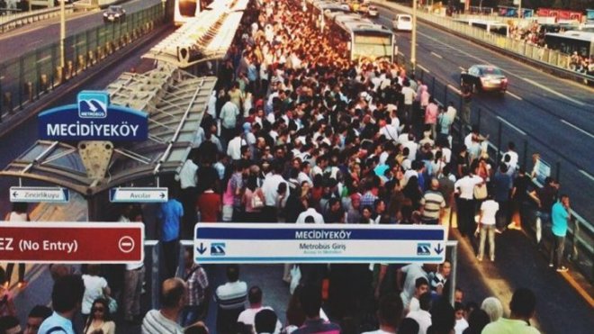 Metrobüste oturmanın tek yolu 1