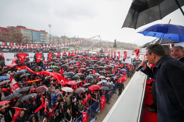 Cumhuriyet Halk Partisi Genel Başkanı Özgür Özel, Manisa'da 8