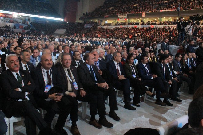 CHP KURULTAYINDAN KARELER 221
