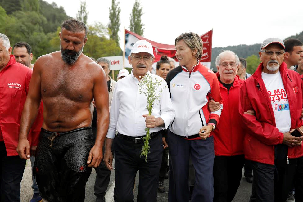 SPORCULARDAN CHP LIDERINE DESTEK  3