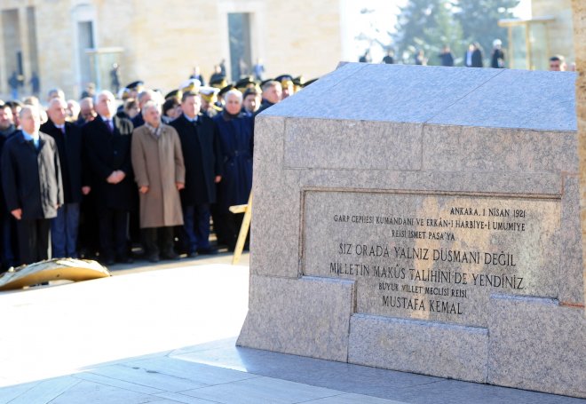 İSMET İNONU'NUN VEFATININ 44. YILINDA KABRİ BAŞINDA ANILDI 10