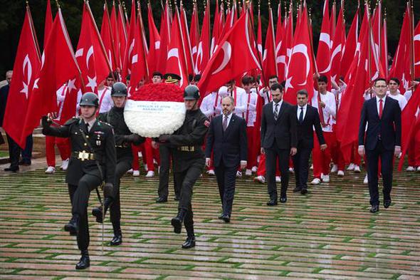 Gençler Anıtkabir'de, Ata'nın huzurunda... 11