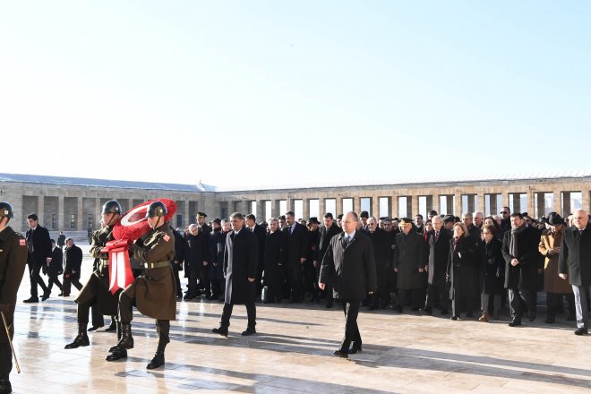 İSMET İNONU'NUN VEFATININ 44. YILINDA KABRİ BAŞINDA ANILDI 15