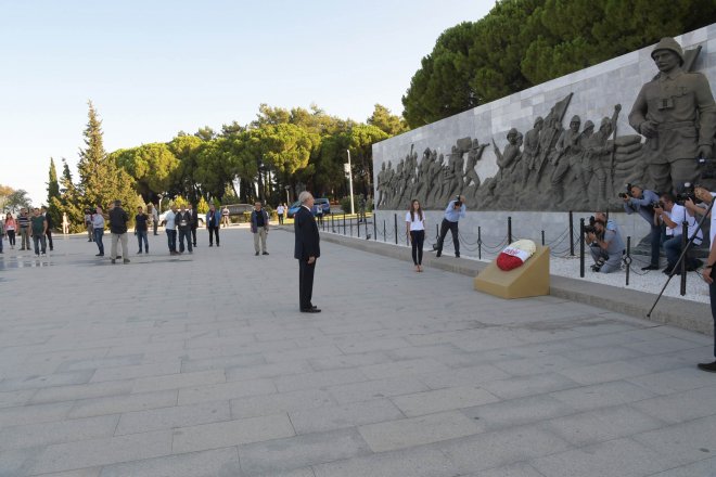 Kılıçdaroğlu Çanakkale Şehitlerini Ziyaret Etti 2