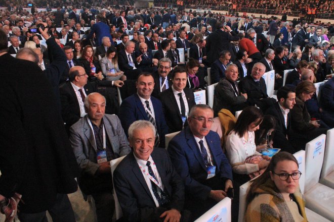 CHP KURULTAYINDAN KARELER 374