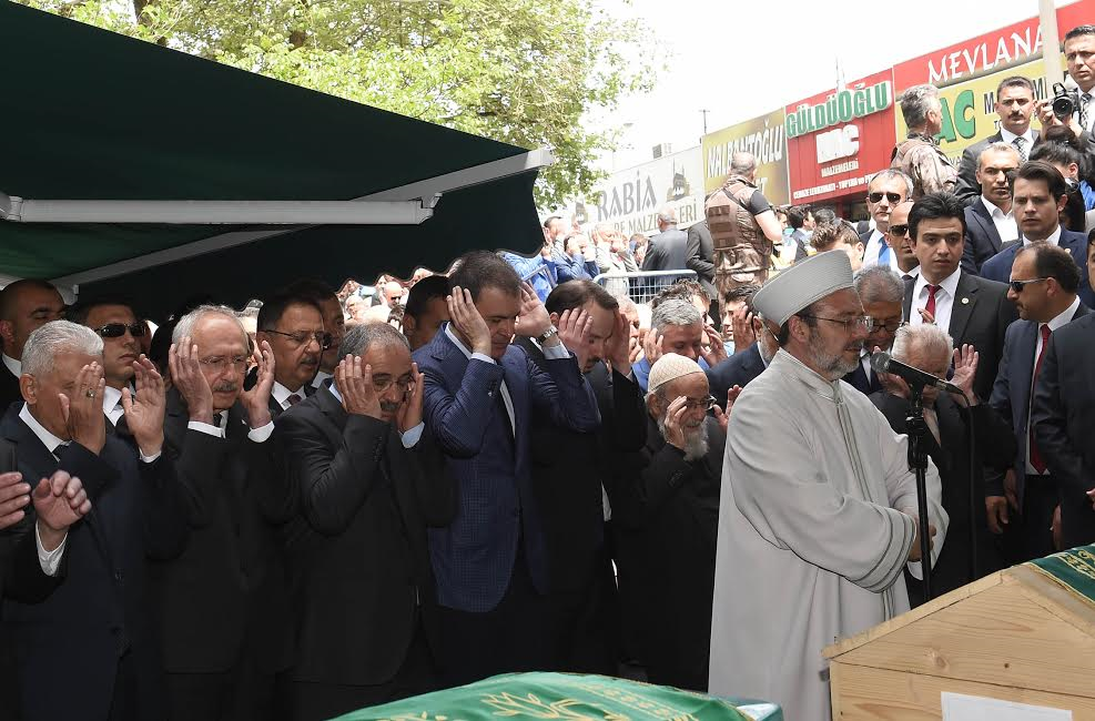 Kılıçdaroğlu Abdullah Gül'ü Babasının Cenazesine Katıldı 3