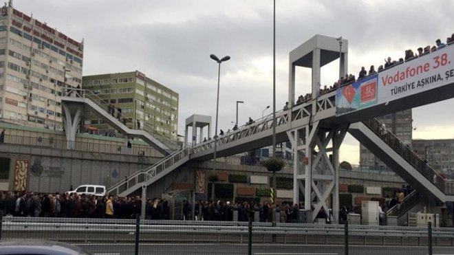 Metrobüste oturmanın tek yolu 6