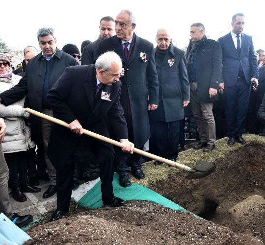 CHP GENEL BAŞKANI KEMAL KILIÇDAROĞLU, RAHŞAN ECEVİT'İ SON YOLCULUĞUNA UĞURLADI 5