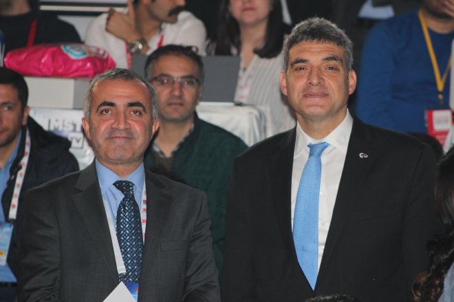 CHP KURULTAYINDAN KARELER 389