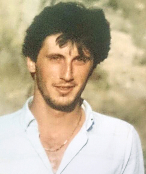Fotoğraftaki çok ünlü siyasetçiyi tanıdınız mı? 12