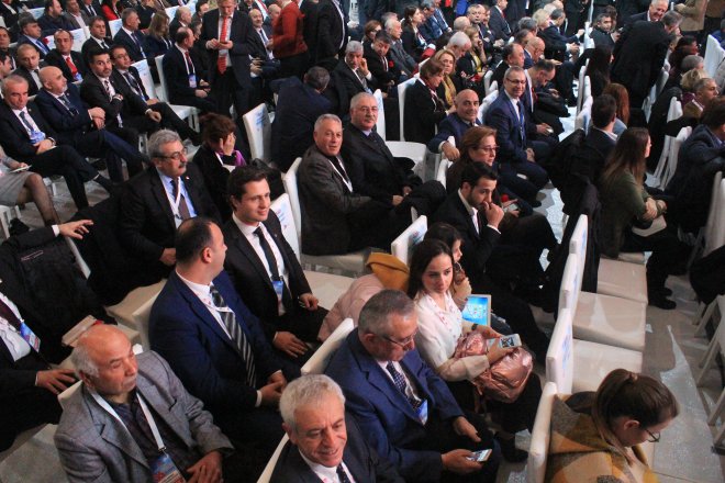 CHP KURULTAYINDAN KARELER 370