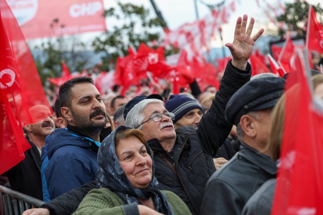 Cumhuriyet Halk Partisi Genel Başkanı Özgür Özel, Giresun’da düzenlenen halk buluşmasında vatandaşlara hitap etti. 2