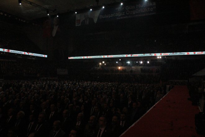 CHP KURULTAYINDAN KARELER 424