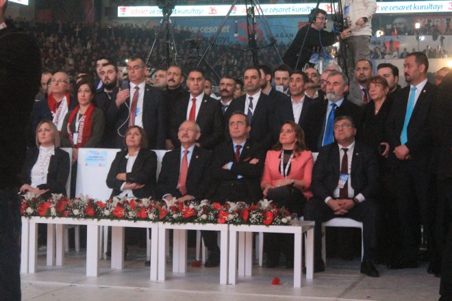 CHP KURULTAYINDAN KARELER 217