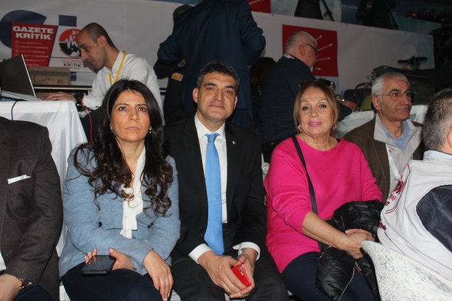CHP KURULTAYINDAN KARELER 353