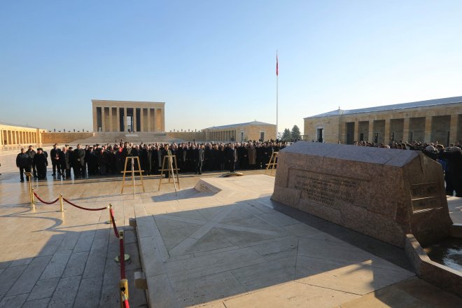 İSMET İNONU'NUN VEFATININ 44. YILINDA KABRİ BAŞINDA ANILDI 20