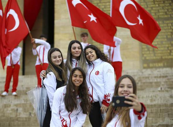 Gençler Anıtkabir'de, Ata'nın huzurunda... 33