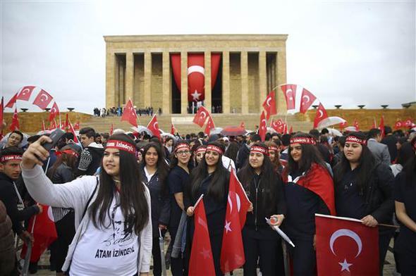 Gençler Anıtkabir'de, Ata'nın huzurunda... 16