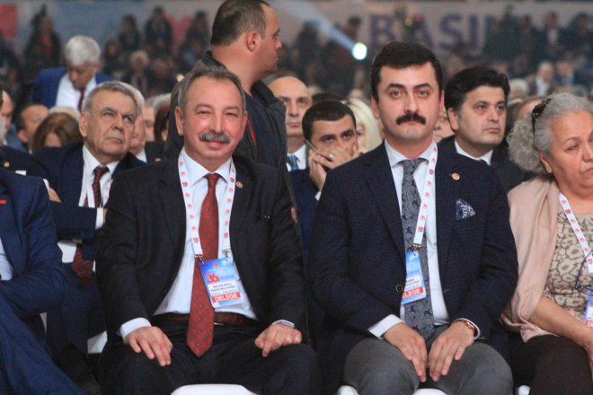 CHP KURULTAYINDAN KARELER 233