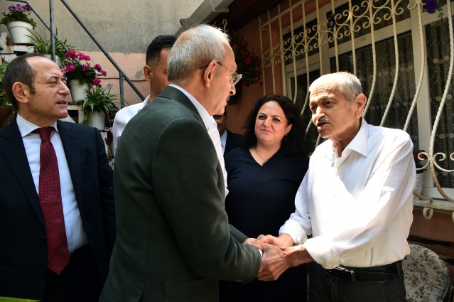 KILIÇDAROĞLU'NDAN AYKIRI AİLESİNE ZİYARET 1