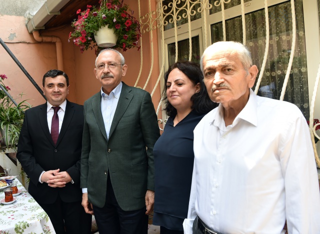 KILIÇDAROĞLU'NDAN AYKIRI AİLESİNE ZİYARET 3