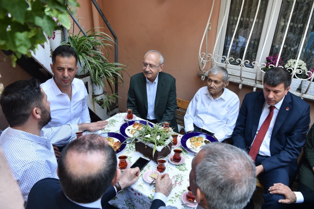 KILIÇDAROĞLU'NDAN AYKIRI AİLESİNE ZİYARET 6