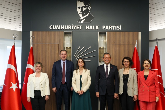 CHP GENEL BAŞKANI ÖZGÜR ÖZEL, DEM PARTİ EŞ GENEL BAŞKANLARI İLE GÖRÜŞTÜ 6