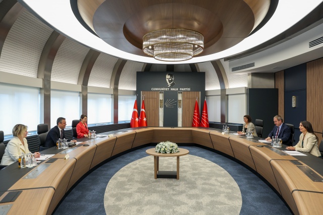 CHP GENEL BAŞKANI ÖZGÜR ÖZEL, DEM PARTİ EŞ GENEL BAŞKANLARI İLE GÖRÜŞTÜ 7