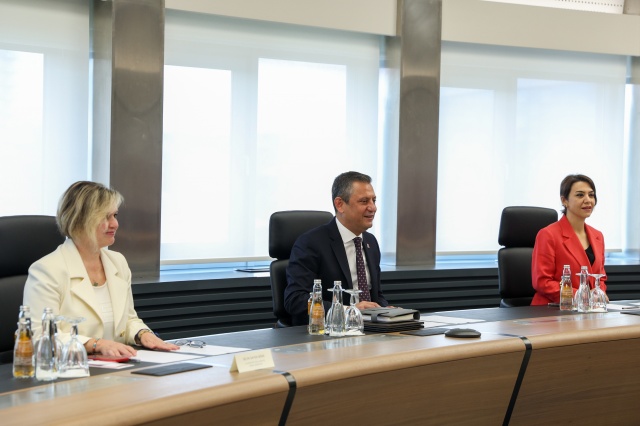 CHP GENEL BAŞKANI ÖZGÜR ÖZEL, DEM PARTİ EŞ GENEL BAŞKANLARI İLE GÖRÜŞTÜ 5