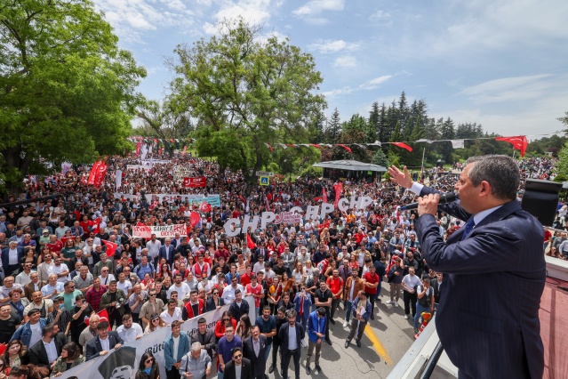 CHP GENEL BAŞKANI ÖZGÜR ÖZEL, BÜYÜK GENÇLİK YÜRÜYÜŞÜNE KATILDI 28