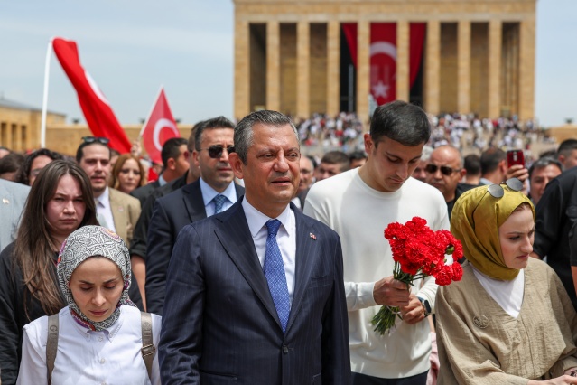 CHP GENEL BAŞKANI ÖZGÜR ÖZEL, BÜYÜK GENÇLİK YÜRÜYÜŞÜNE KATILDI 36