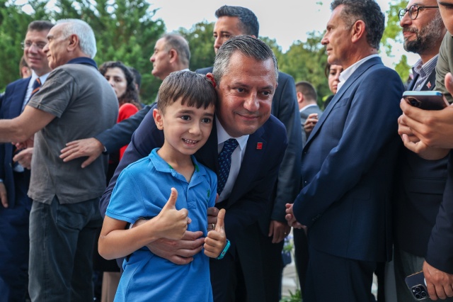 Rıza Akpolat, Yeşim Yankılıç ile evlendi 14