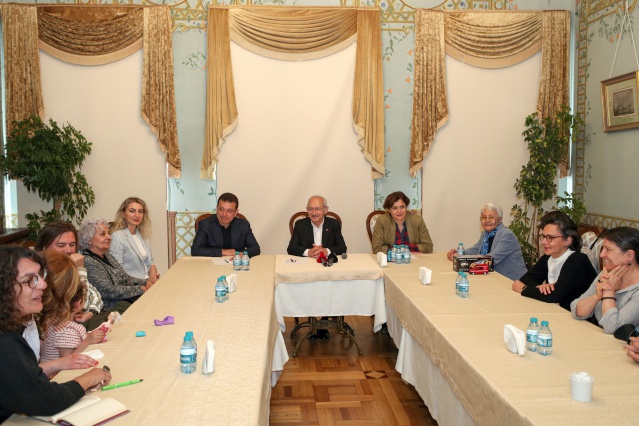 KEMAL KILIÇDAROĞLU, GEZİ DAVASI TUTUKLULARININ AİLELERİ İLE BİR ARAYA GELDİ 5